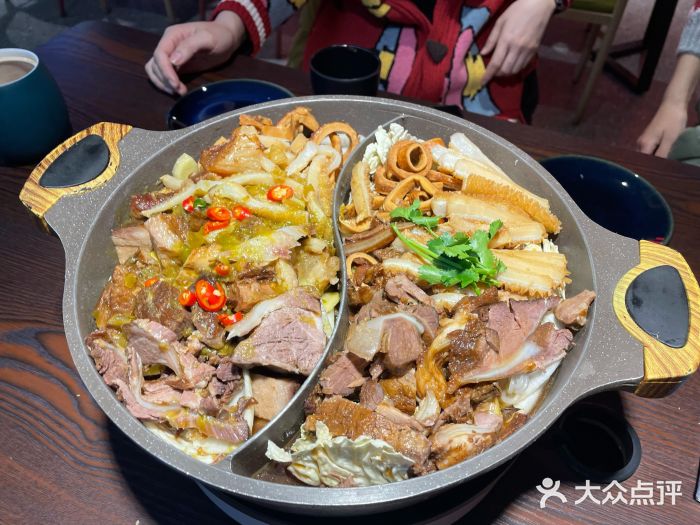 鼎牛牛炖锅·烤串(温泉路店)青藤椒麻牛炖小锅图片