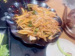 -果松木炭酸菜铜火锅·外婆参鸡汤