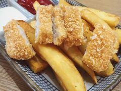 英式炸鱼配宽薯-HELLO 27 意面·沙拉·帕尼尼