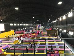 -嘿哟动霸CHUA·新潮玩运动娱乐中心·蹦床滑冰团建乐园