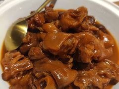 梅子烧猪手-甜阿姨·天台花园私房菜(万松园店)