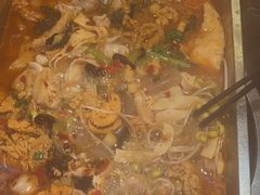 新鲜鱼籽鱼泡锅-聚味罗记大排檔·烧烤·鲜鱼杂·甲鱼煲(科学馆店)