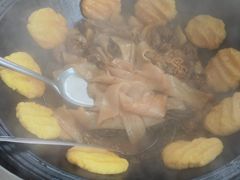 -东北烧烤铁锅炖水库鱼
