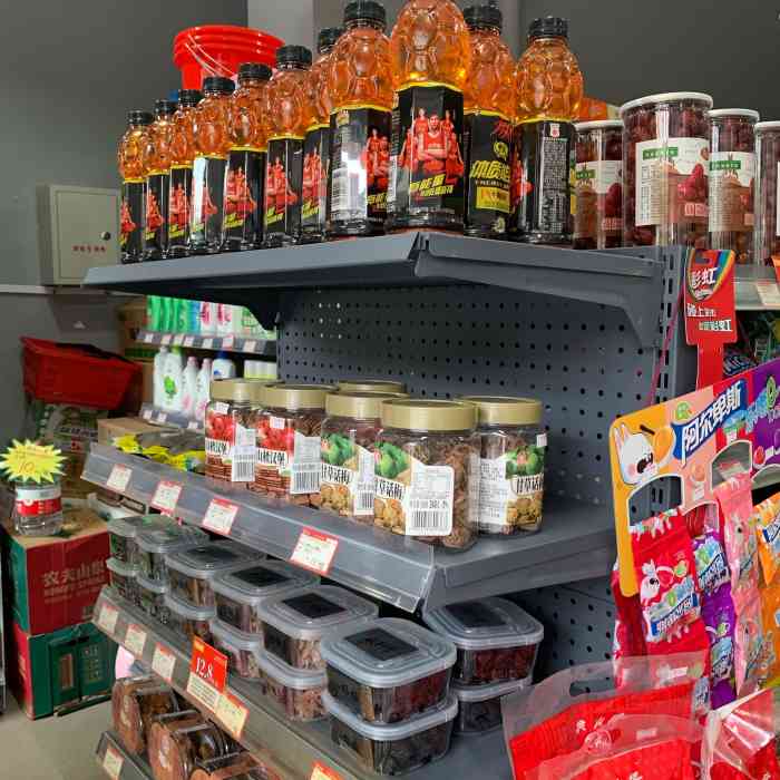 华荣自选商店(桂林郡分店)-"这家"华荣超市"位于芦笛路北侧,位置当街.