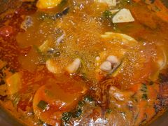 -野山舂·贵州现舂酸汤火锅(鸿通城店)