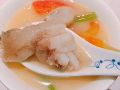 鲜茄木瓜浓汤浸龙羹-广东茶居(海港城店)