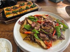 爆炒黄牛肝菌（新鲜野生菌）-小喜客·云南特色菜(纳西庭院店)