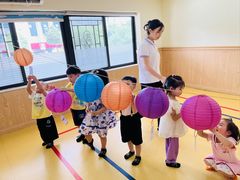 -哲学苑亲子园·早教婴儿托育·婴儿游泳(颐龙湾店)
