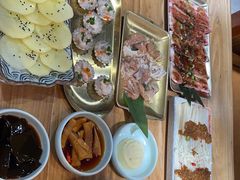 -汉城烤肉·黑金冠(华山路店)