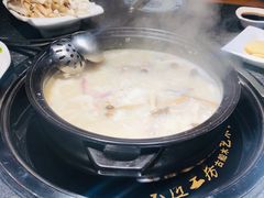 -大匠工房古船木艺术餐厅·猪肚鸡专门店(长白仙岛店)