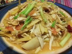 -香巴拉云南餐厅(华莱坞店)