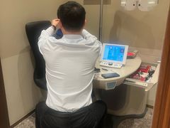 -LensCrafters亮视点·OAKLEY精选(静安嘉里中心店)