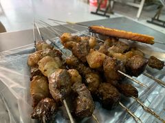 -老广烧烤(骆驼山康馨园店)