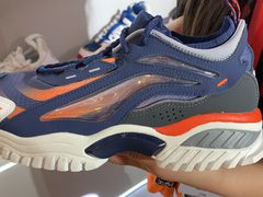 -李宁(苏州中心店)