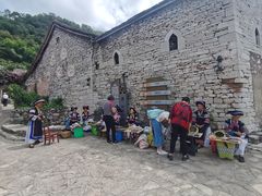 -高荡千年布依古寨旅游景区