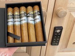 -哈瓦那雪茄酒廊超市(武汉天地分店)