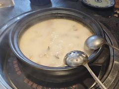 -大匠工房古船木艺术餐厅·猪肚鸡专门店(长白仙岛店)