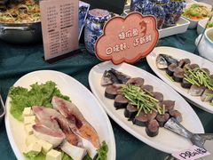 -今鲜源酒店·海鲜锅贴青岛菜(新湛路店)