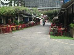 -刘姐啤酒鱼民族演艺餐厅(西街总店)