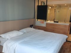-橙曼酒店(双子塔环球中心店)