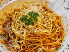 -Chom Cafe and Restaurant