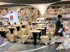 -钟书阁(珍园店)