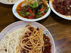 -歹歹的加个面过油肉拌面