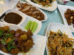 -六和聚传统烤鸭.天津菜(和平店)