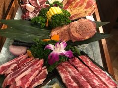 黑牛六拼-明洞阿姨·韩式酱蟹烤肉·创意料理(三元桥店)