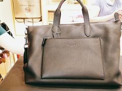 -爱革·奢品·鞋包·衣物·家居(金桥国际商业广场店)