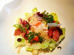 经典凯撒配温泉蛋（鸡肉）-牛排家(北京长安街英皇集团中心店)