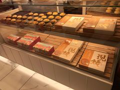 面包甜点陈列柜-嘉华鲜花饼·现烤(昆明老街店)