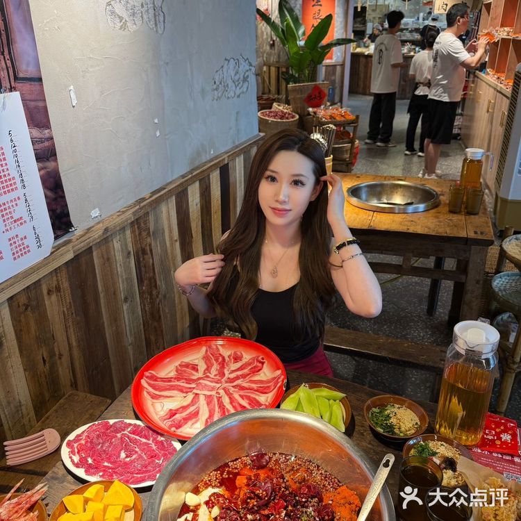 [色]来重庆第一顿吃本地人推荐的董眼镜火锅！