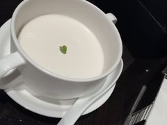 -玥轩YUE HIN(IFS国际金融中心店)