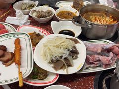 -四囍码头海鲜烧烤自助火锅(外滩南京东路悦荟广场店)