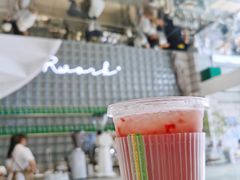 草莓波波（冻）-RWORK·COFFEE(滨江店)
