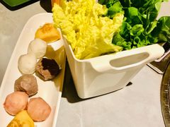 -润园四季椰子鸡火锅(卓越INTOWN店)