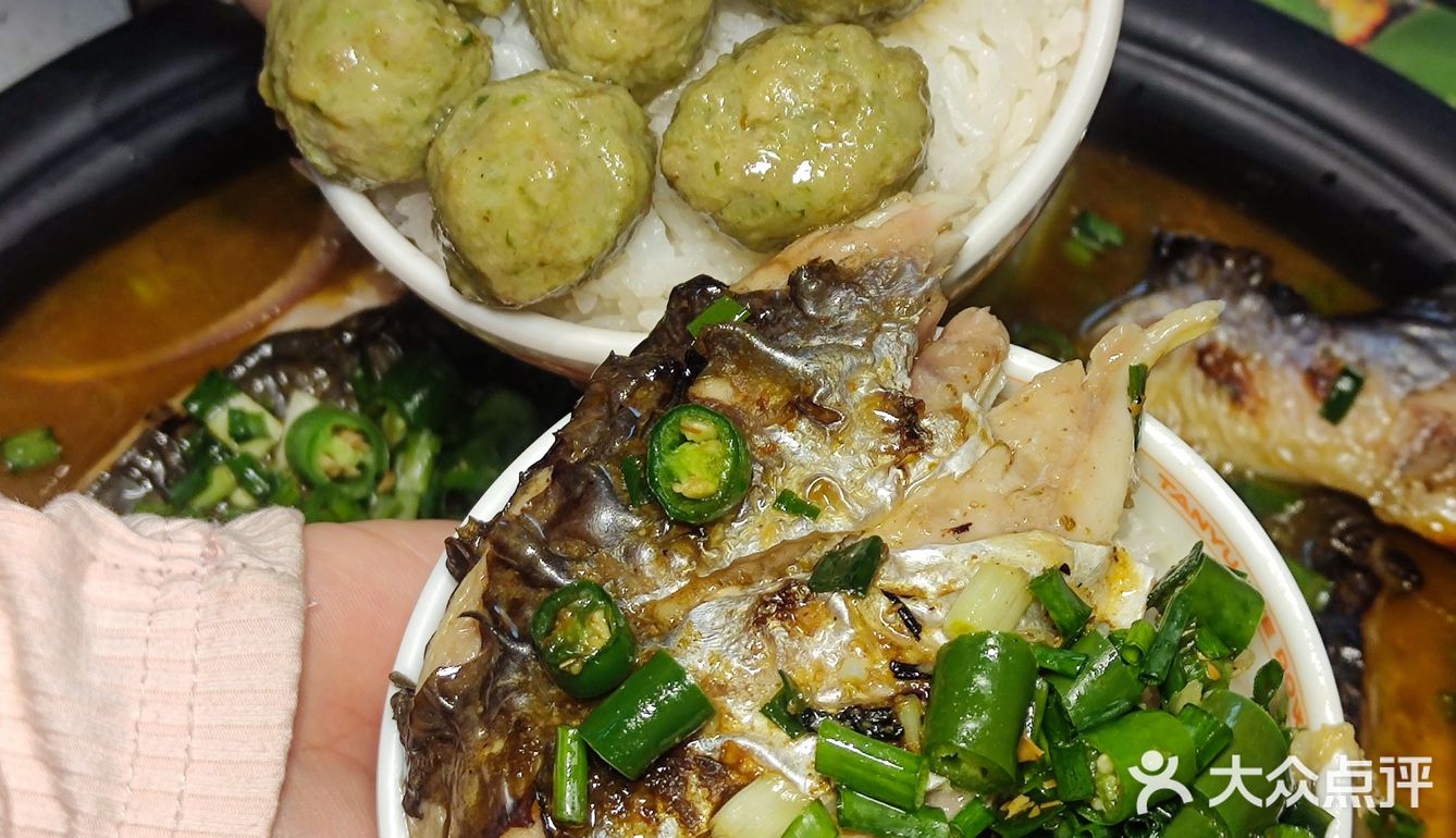 在深圳，吃到了春天限定的鲜青椒葱葱烤鱼...