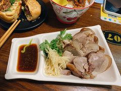 万峦猪脚-台南擔仔面·卤肉饭(老虹井路店)