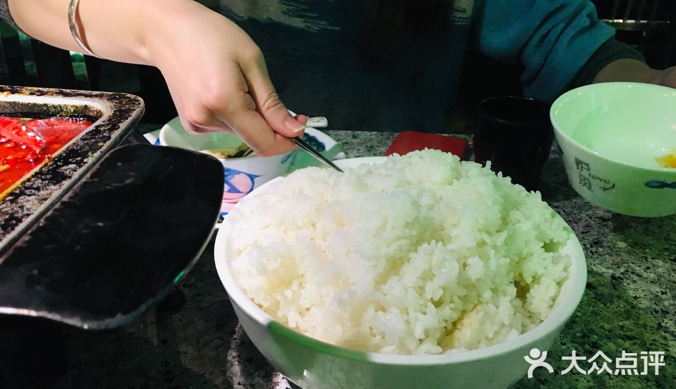 肉很扎实，配菜土豆特别好吃，小伙伴特别爱大白菜