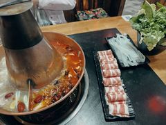 -果松木炭酸菜铜火锅·外婆参鸡汤