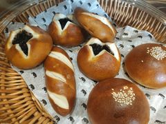 -沁屋面包店(人民东路店)