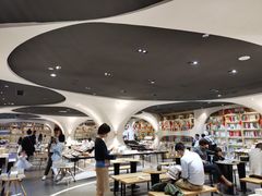 -钟书阁(珍园店)