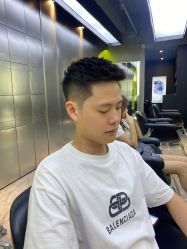 点击看大图 -不迫先生专业男士剪发