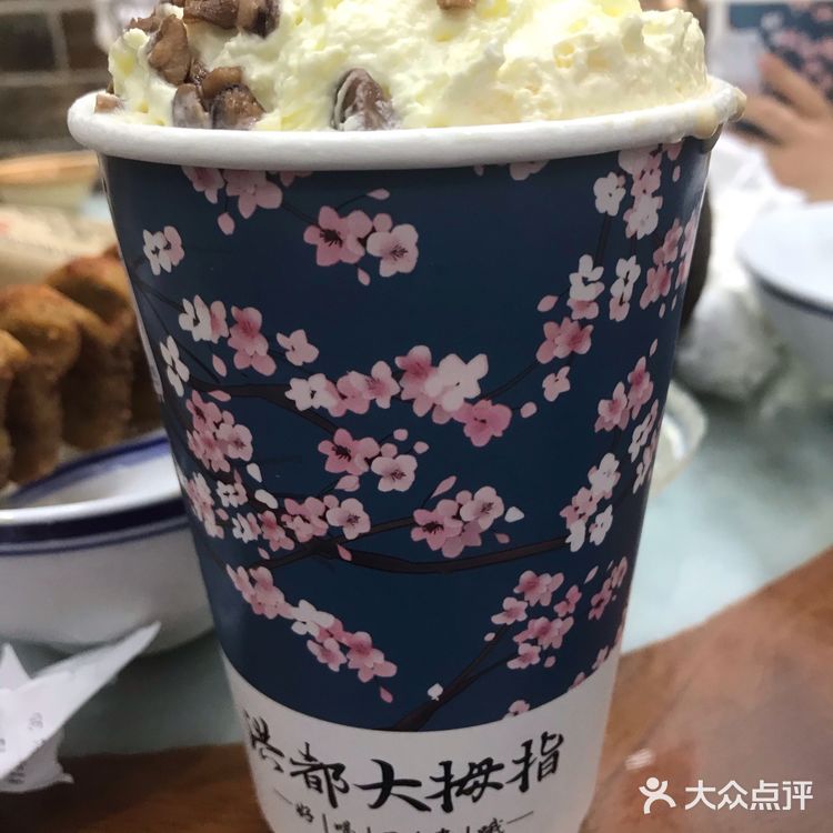 打卡南昌的“茶颜悦色” ，推荐奶茶+烤肠