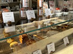 -VERIE BAKEHOUSE