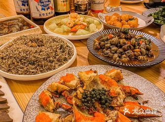 门店是藏在二楼 门店虽小 但上来发现都住满了