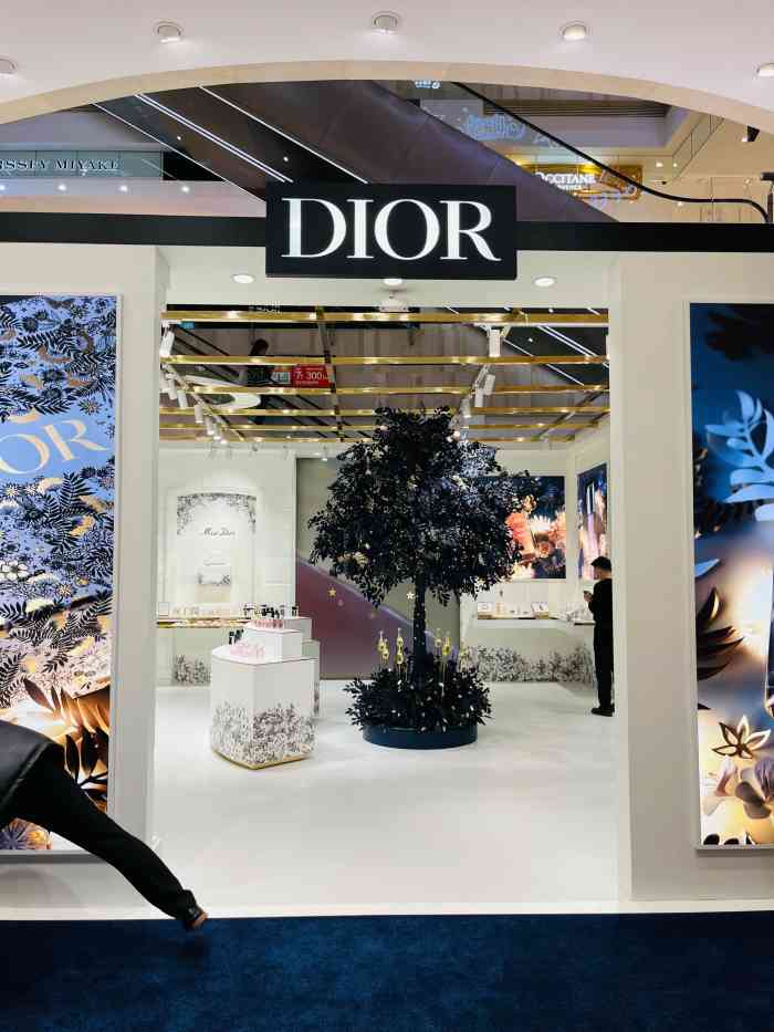 dior(海信广场店)-"其实化妆品我一般是不点评的 不然我可以点.