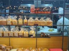 面包甜点陈列柜-面包新语(上地华联店)