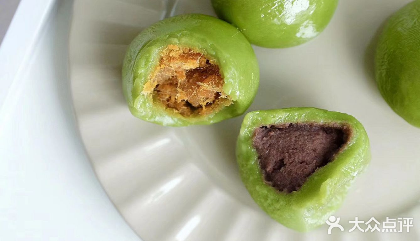 我真是太喜欢肉松和蛋黄的搭配了，简直就是神仙搭配